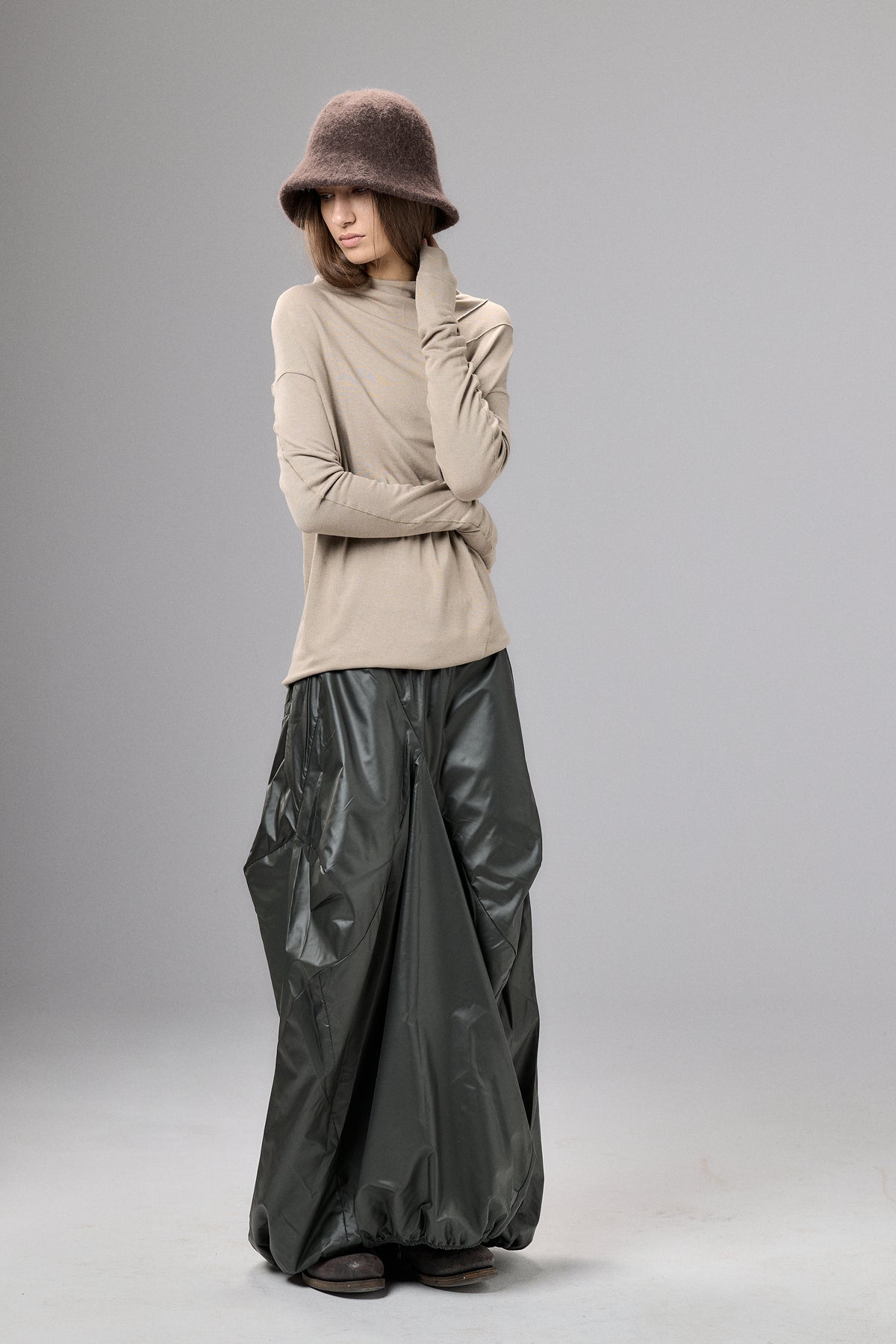 MINIMALIST LONG SLEEVE CAPPUCCINO TOP