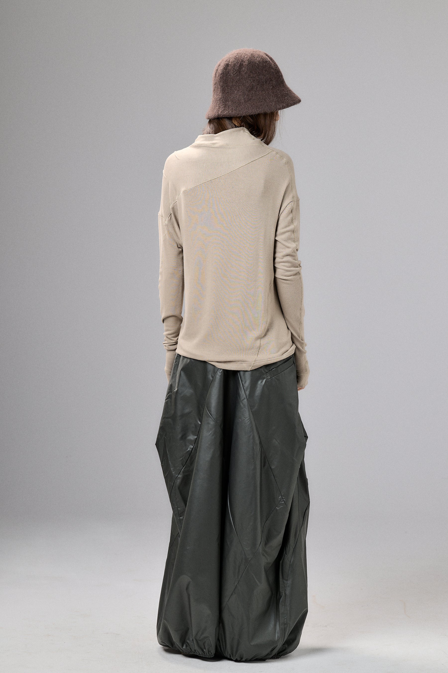 BROWN GRAY MINIMALIST LONG SLEEVE TOP