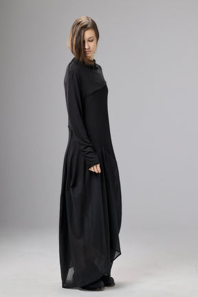 BLACK LONG SLEEVED MAXI DRESS