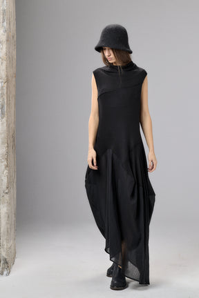 SLEEVELESS BLACK MAXI DRESS