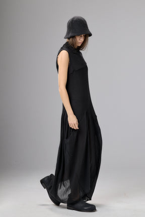 SLEEVELESS BLACK MAXI DRESS