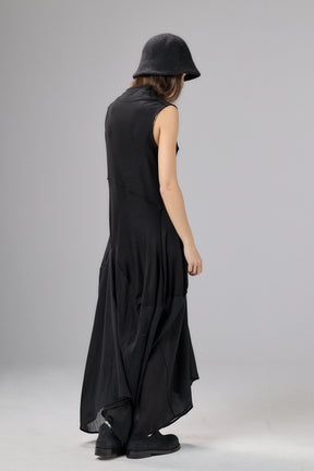 SLEEVELESS BLACK MAXI DRESS