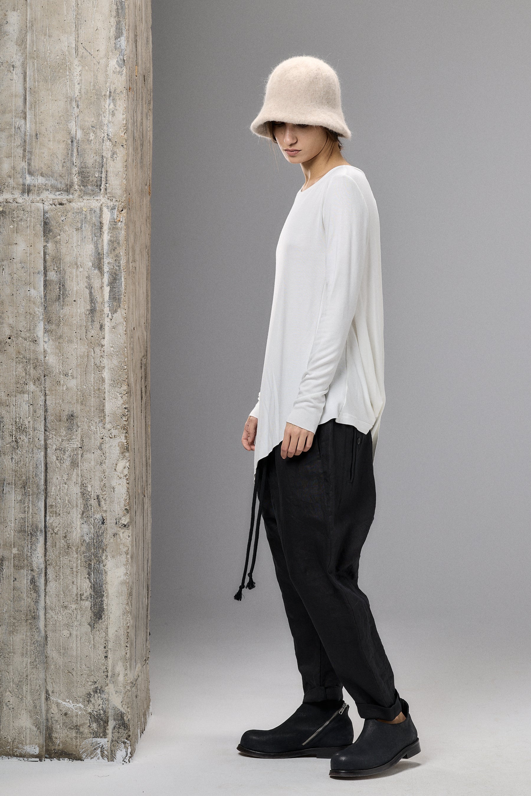 OFF WHITE TWISTED BACK LONG SLEEVE TOP