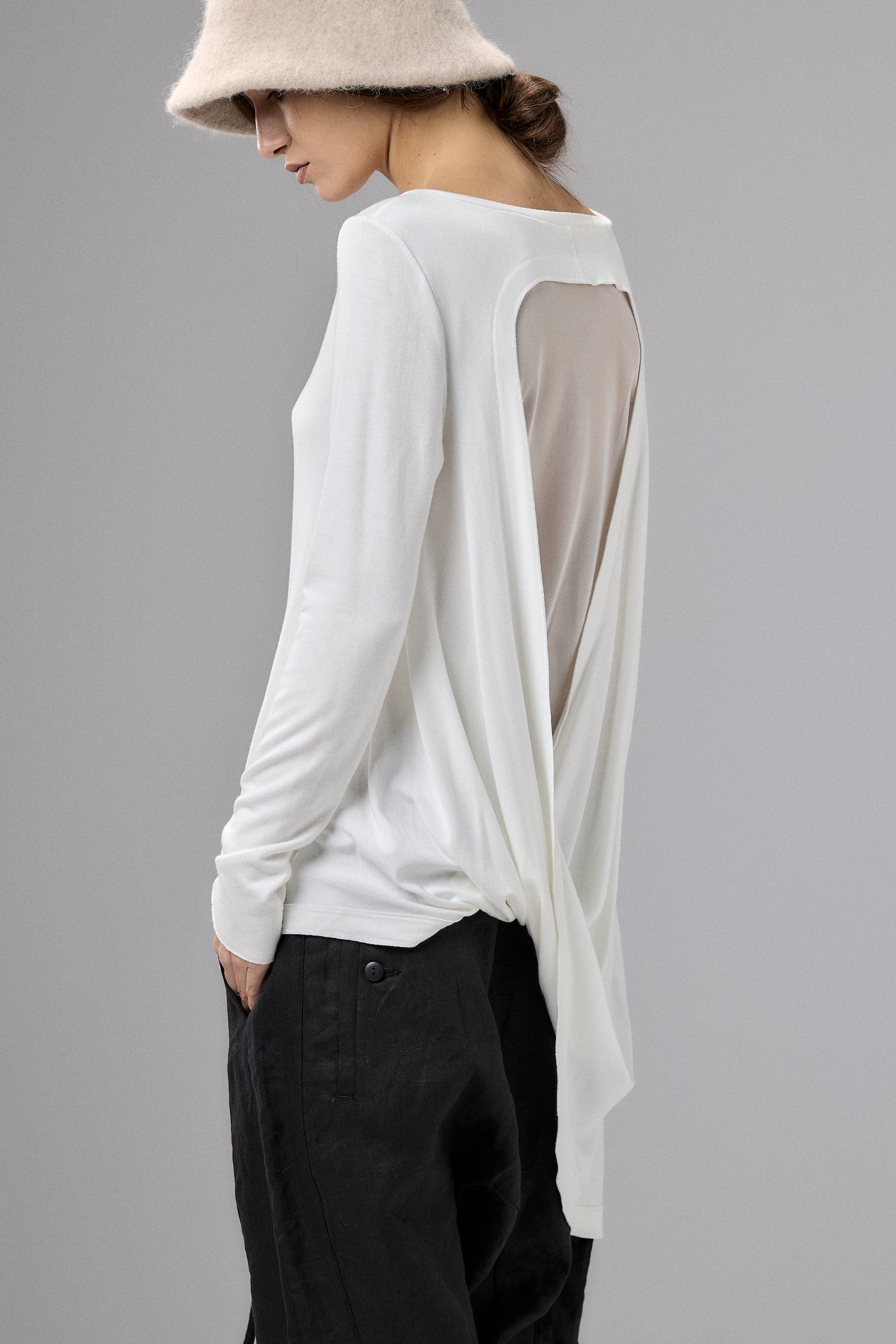 OFF WHITE TWISTED BACK LONG SLEEVE TOP