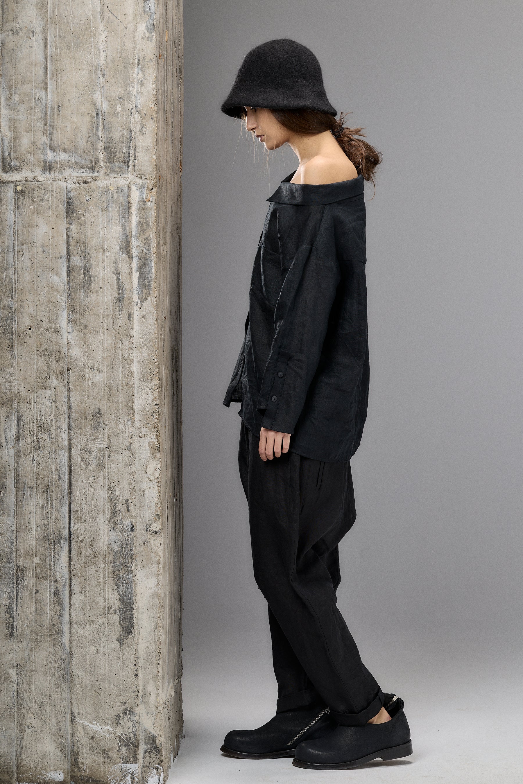 OFF SHOULDER BLACK LINEN SHIRT