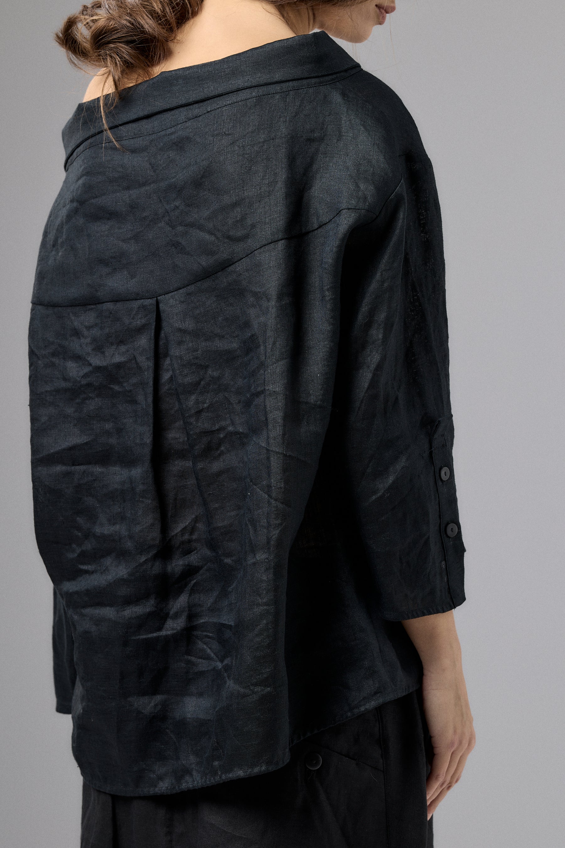 OFF SHOULDER BLACK LINEN SHIRT