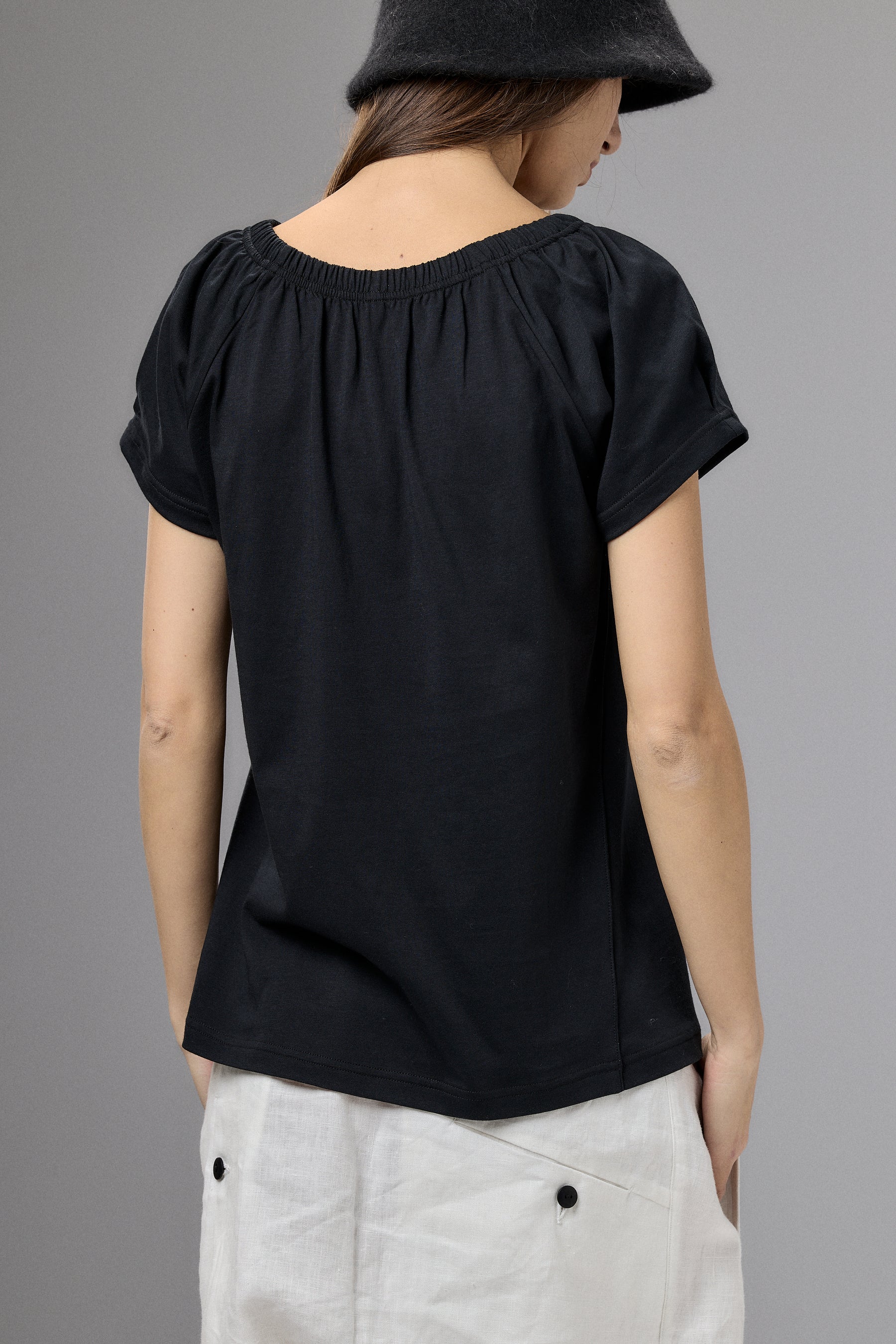 GATHERED NECKLINE SHORT SLEEVE BLACK TOP