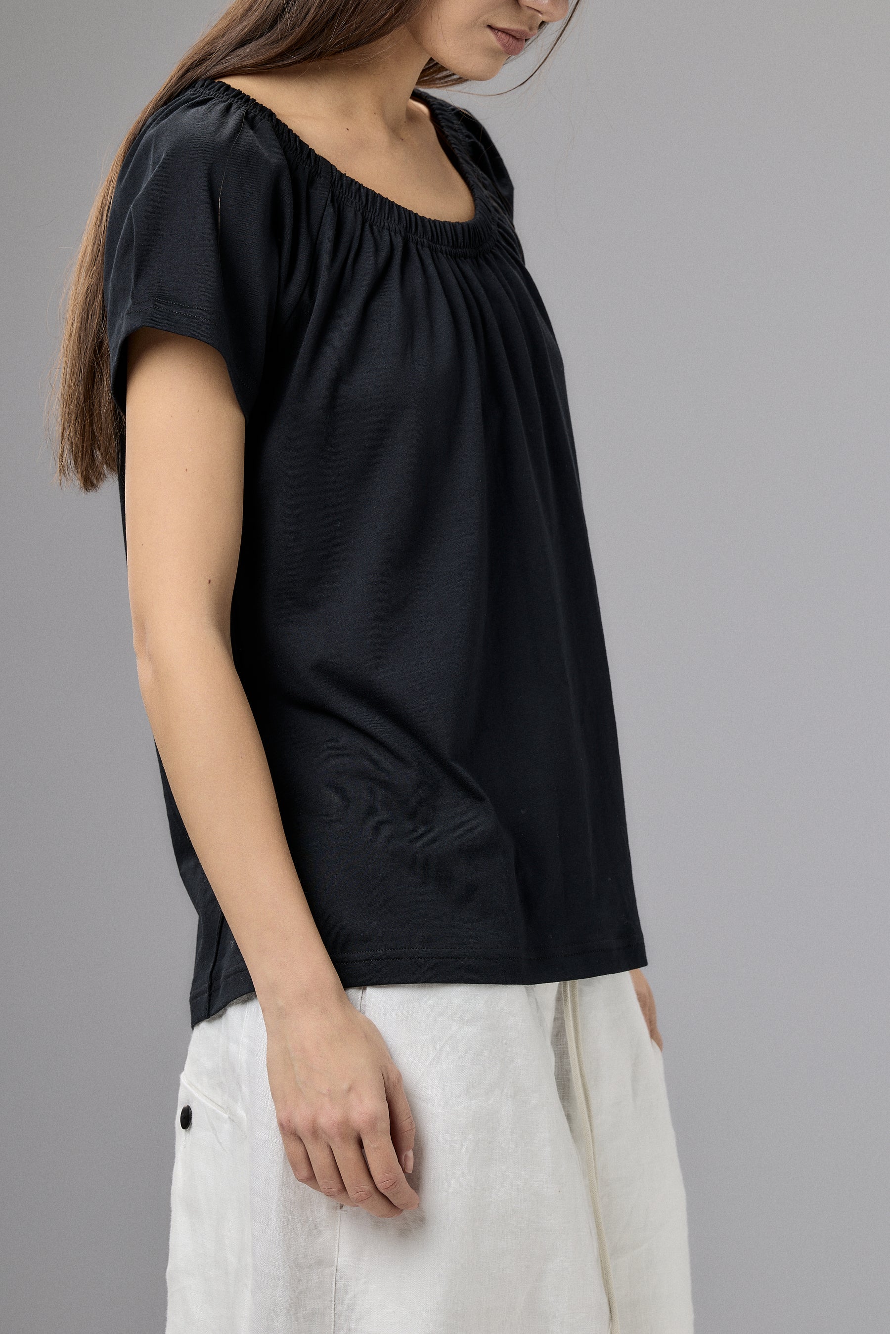 GATHERED NECKLINE SHORT SLEEVE BLACK TOP