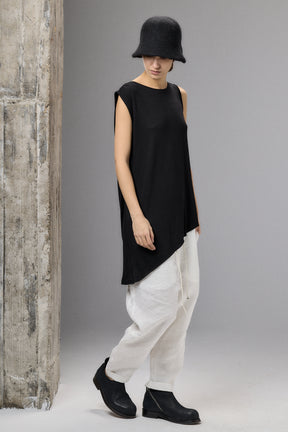 BLACK DRAPE SLEEVELESS SHIRT