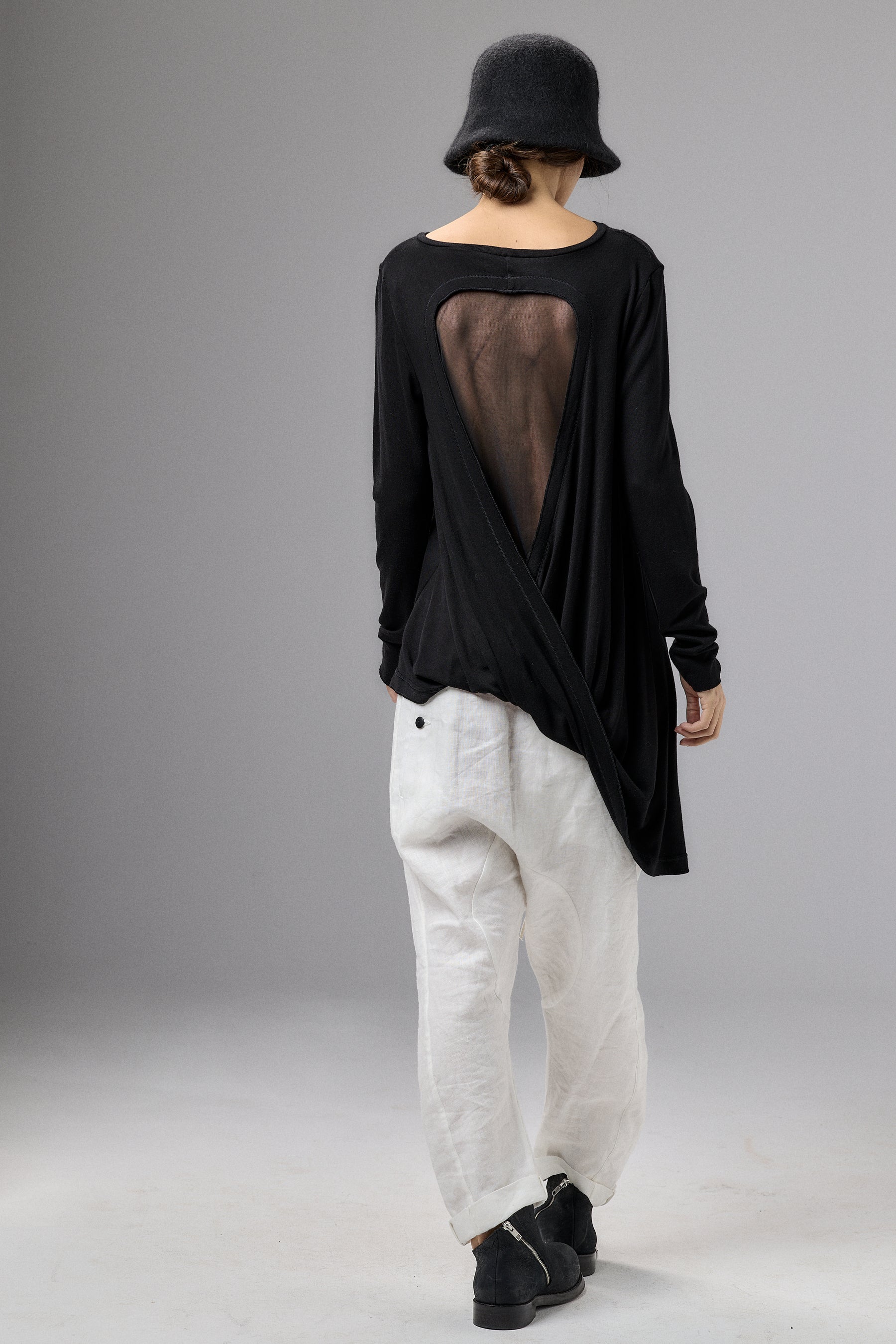 BLACK TWISTED BACK LONG SLEEVE TOP