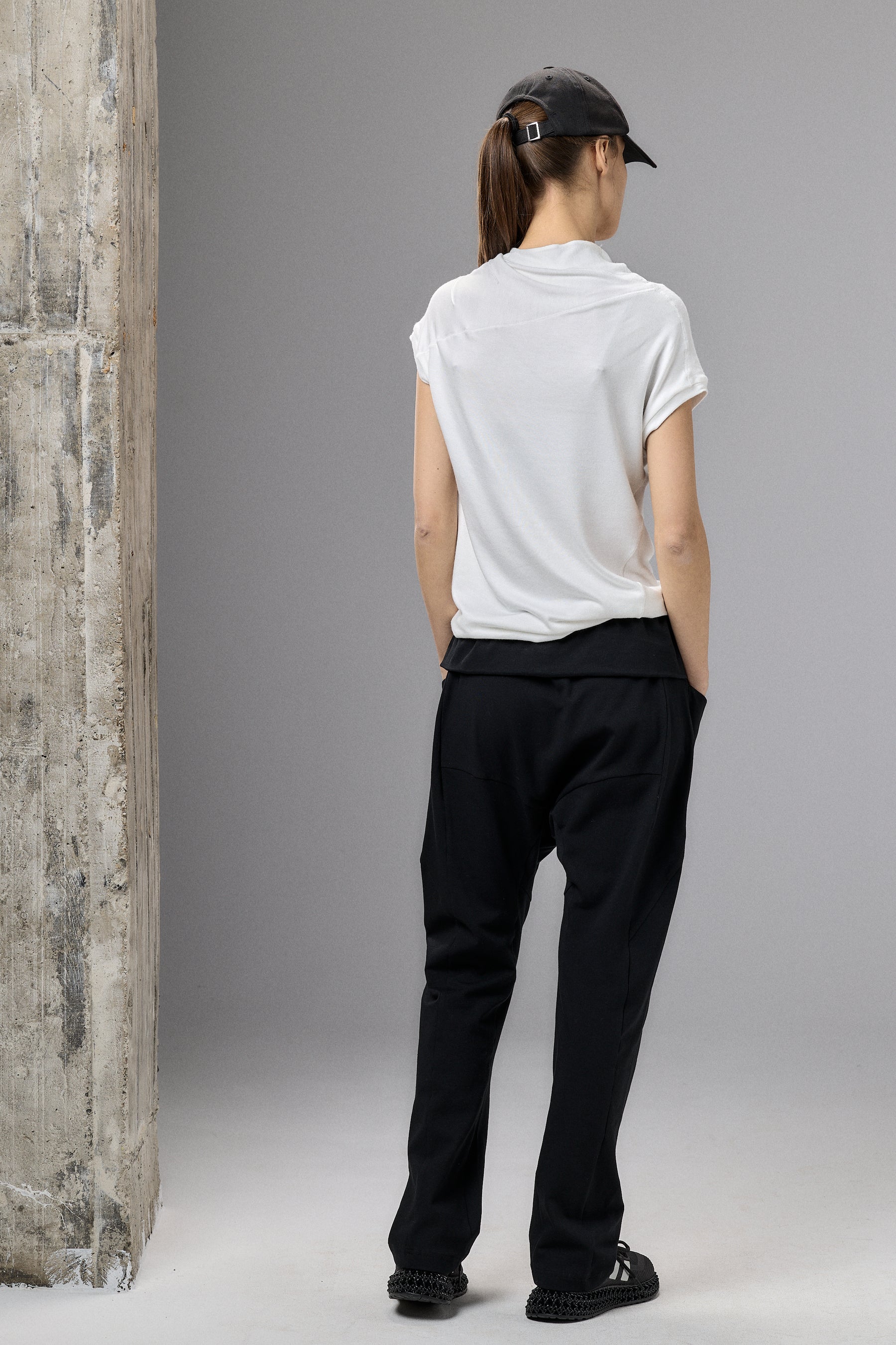 MUTED BORDO DROP CROTCH PANTS WITH POCKETS