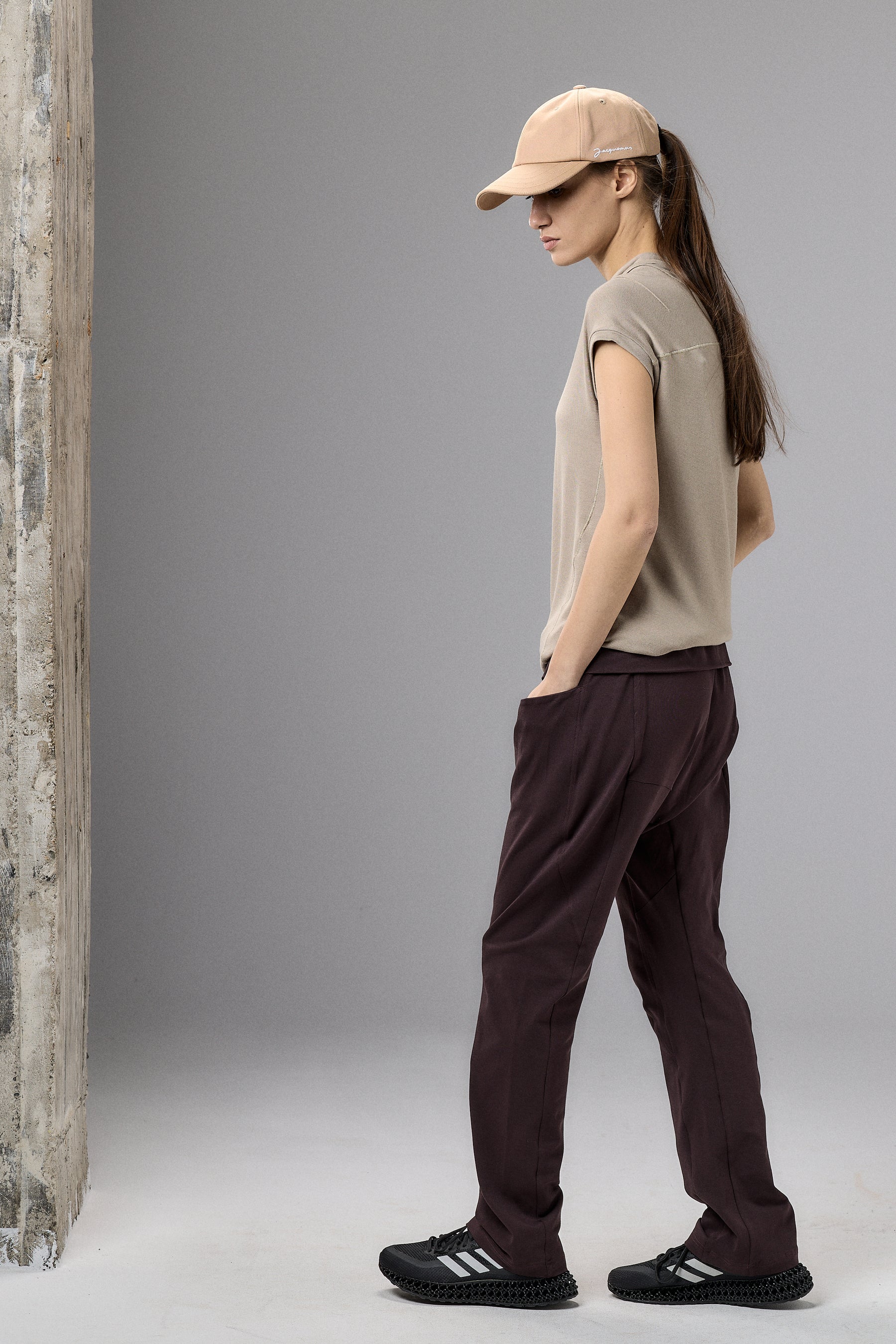 MUTED BORDO DROP CROTCH PANTS WITH POCKETS