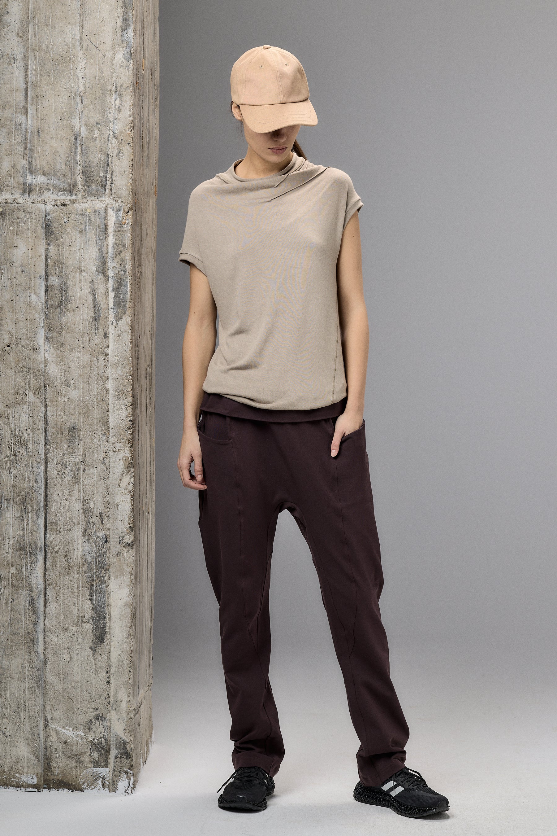 MUTED BORDO DROP CROTCH PANTS WITH POCKETS