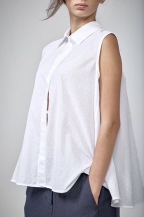 SLEEVELESS COTTON SHIRT