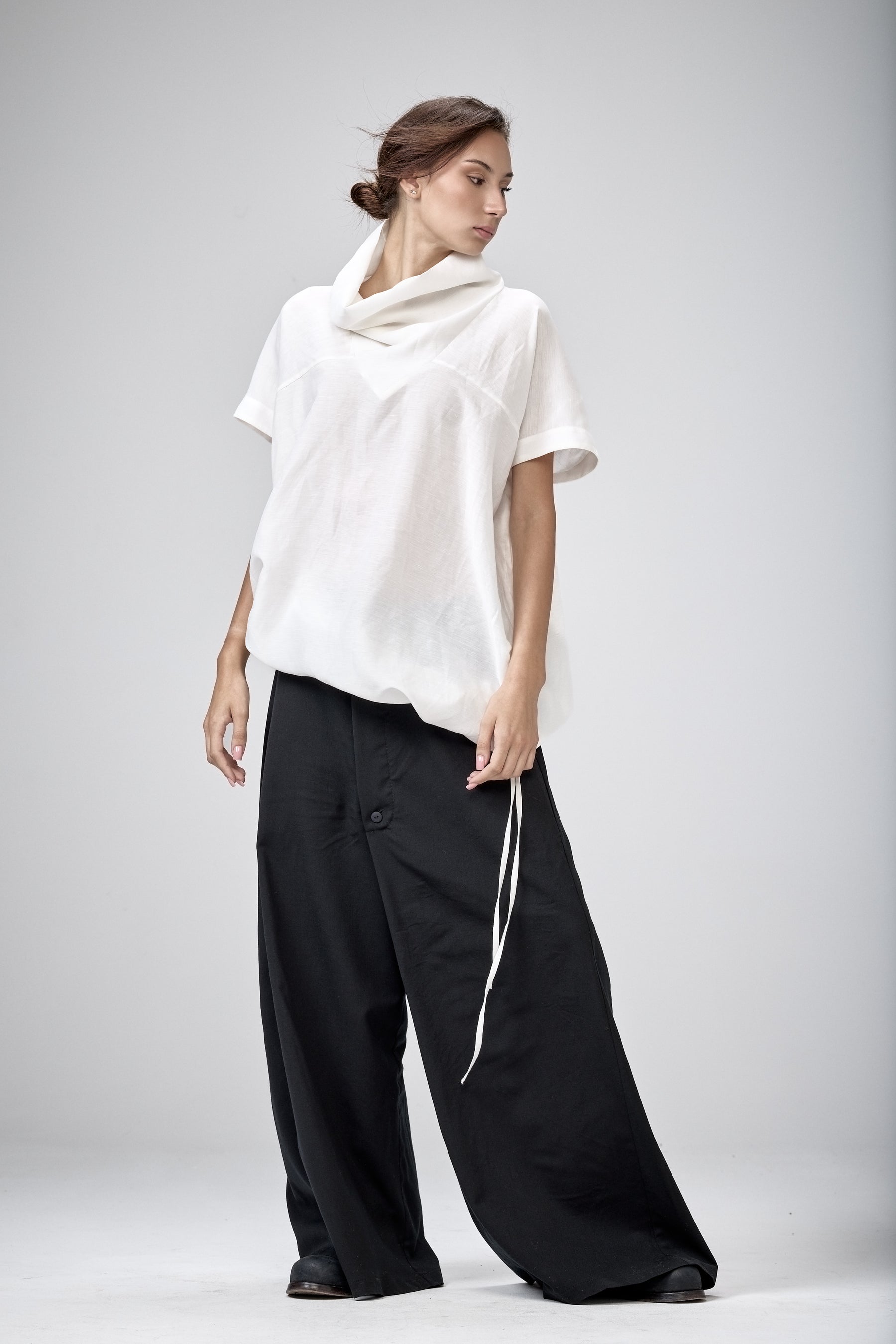 OFF-WHITE V-NECK TUNIC TOP