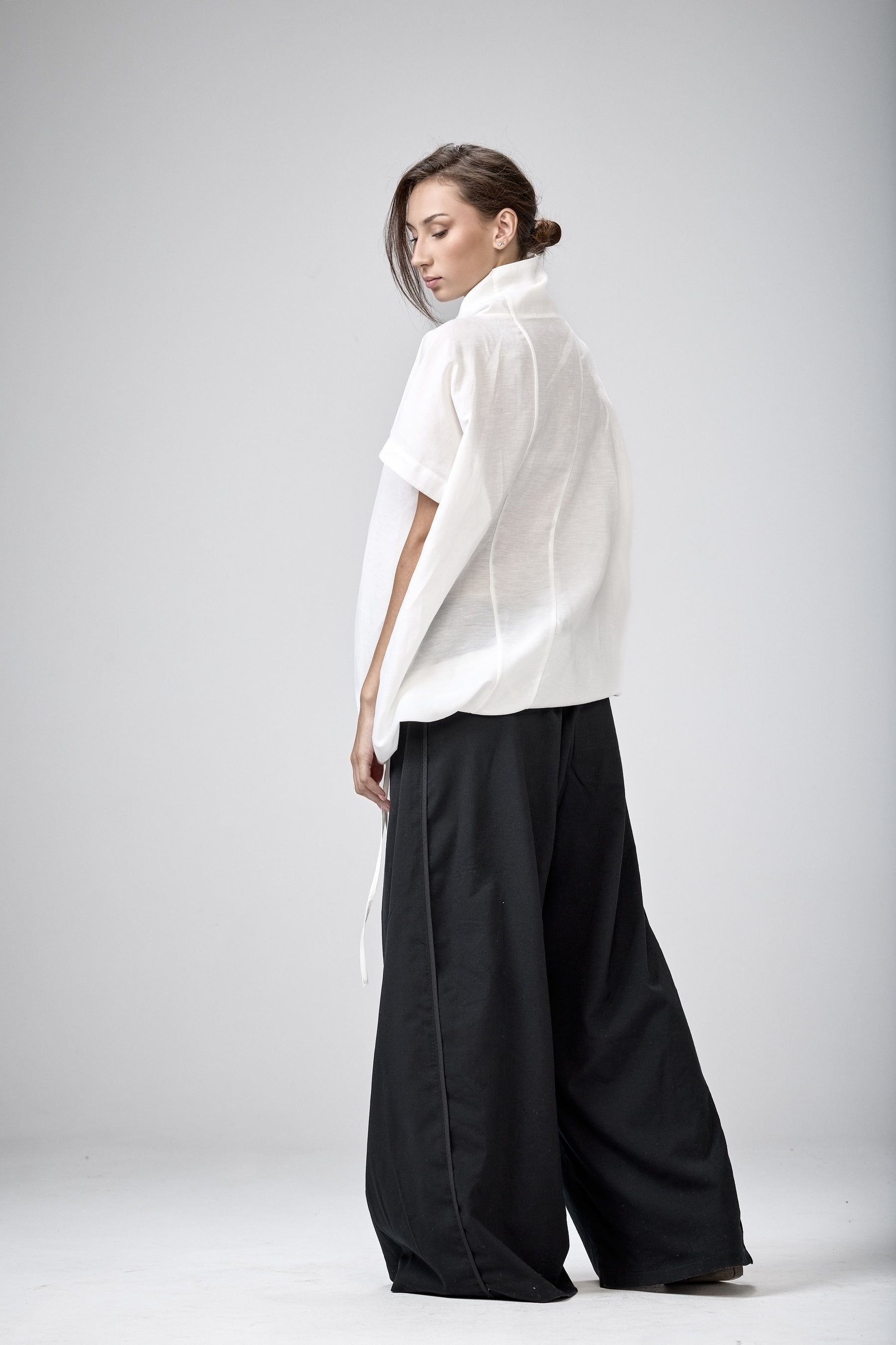 OFF-WHITE V-NECK TUNIC TOP