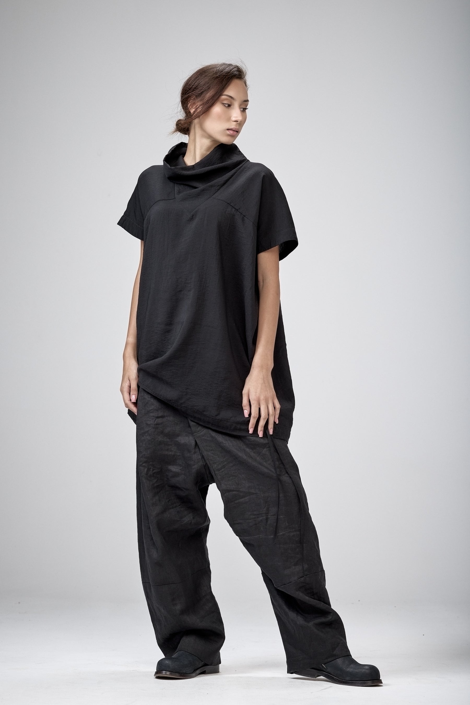 OFF-WHITE V-NECK TUNIC TOP