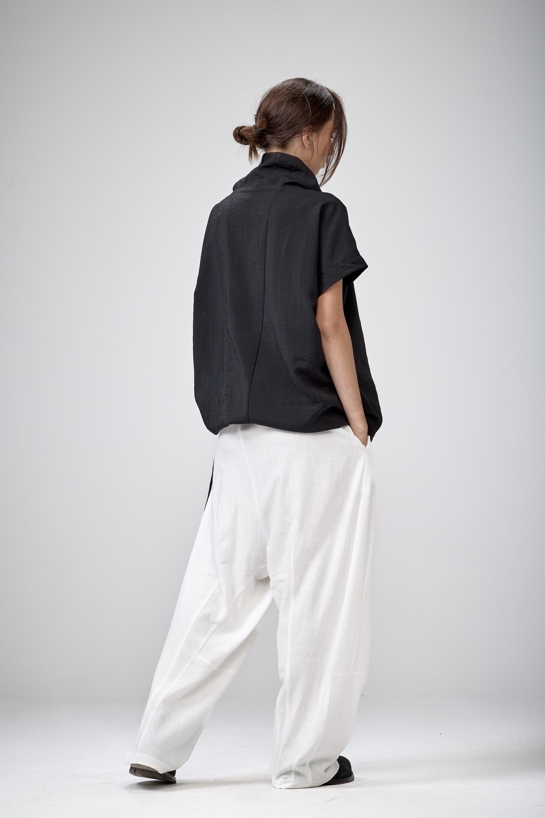 OFF-WHITE V-NECK TUNIC TOP