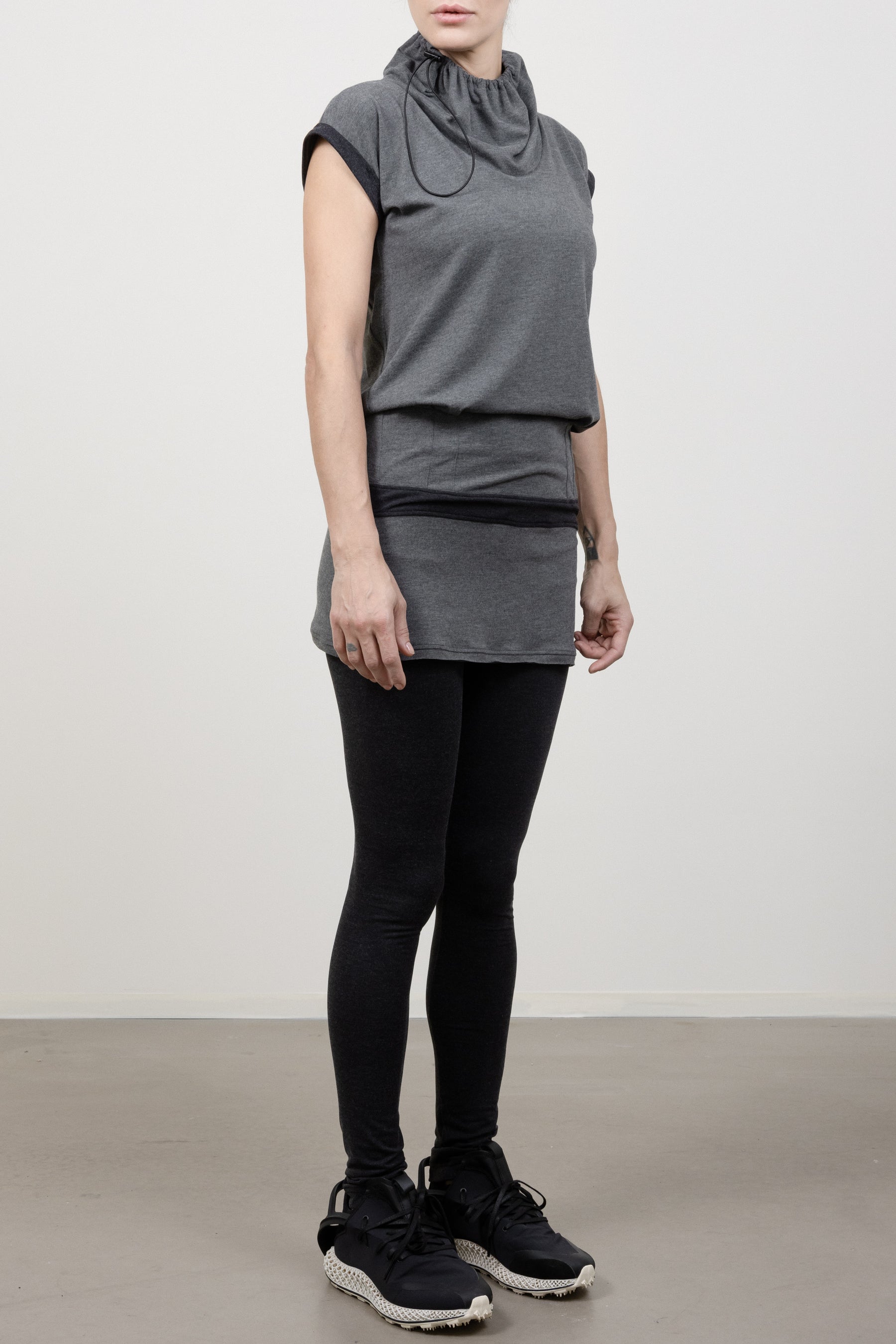 NEUTRAL GRAY YOGA TUNIC TOP