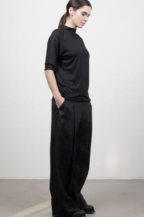 HALF SLEEVE MOCK NECK BLACK TOP