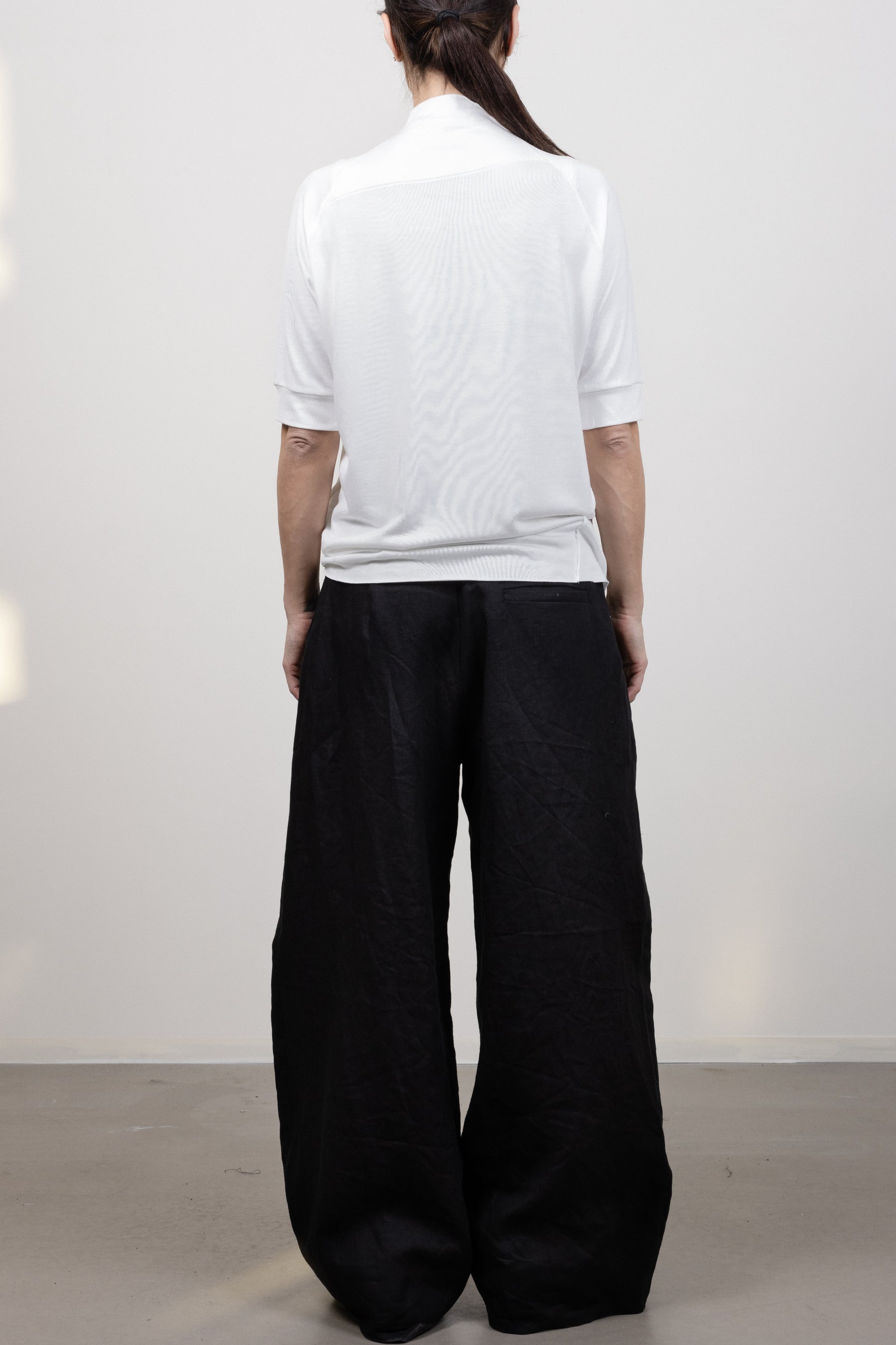 HALF SLEEVE MOCK NECK OFF WHITE TOP