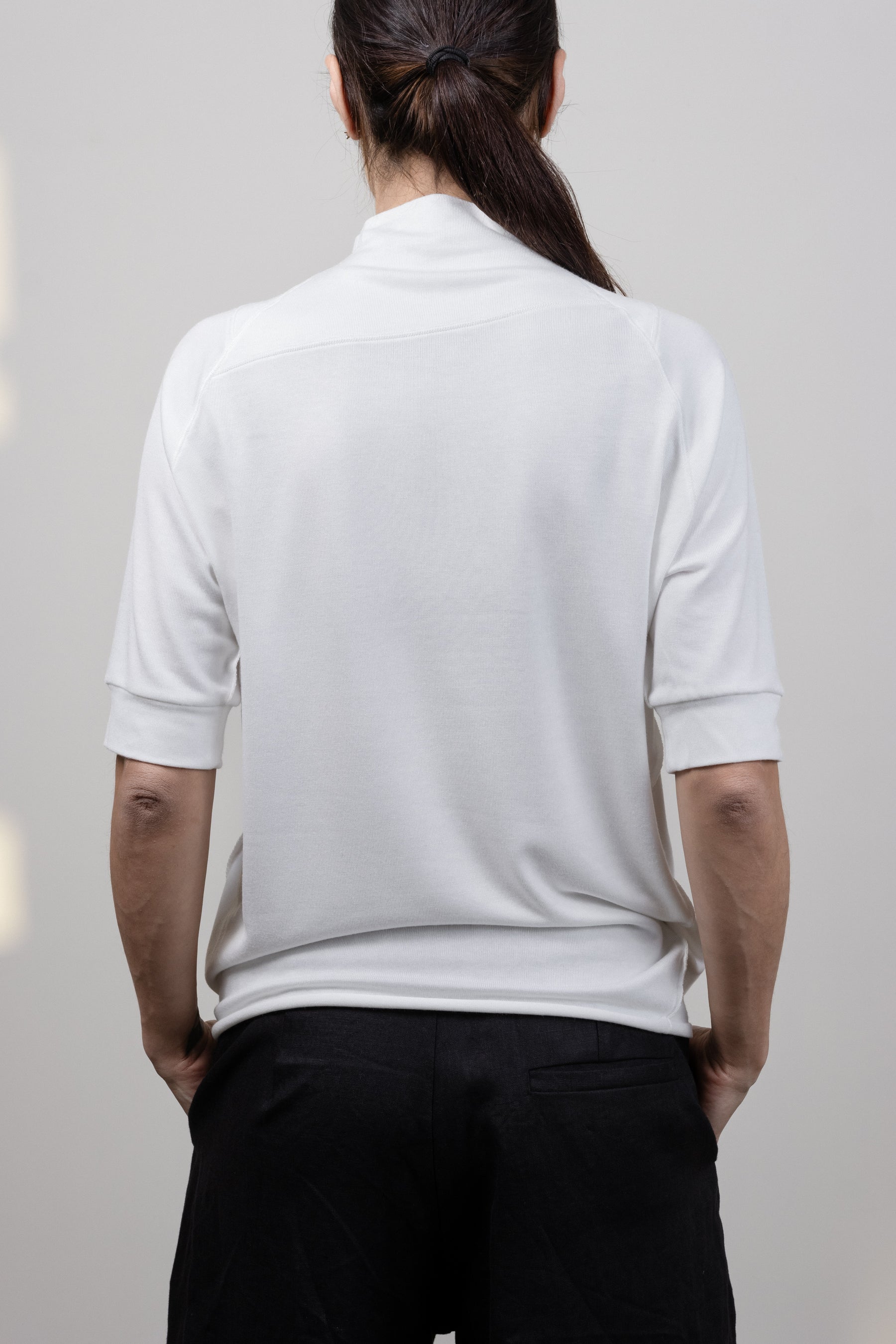 HALF SLEEVE MOCK NECK OFF WHITE TOP