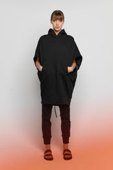 BLACK SLEEVELESS HOODIE