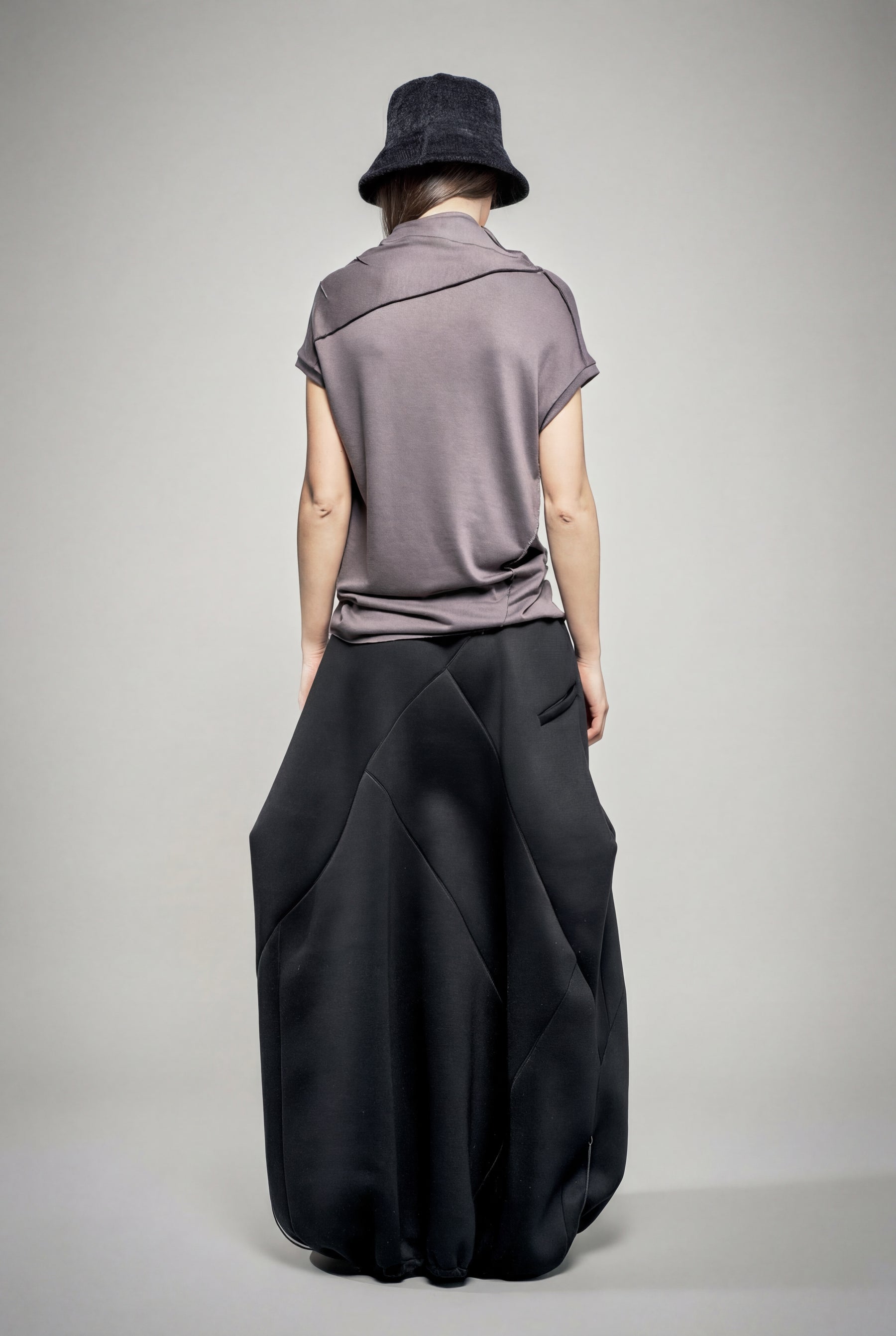 BLACK NEOPRENE BALLOON SKIRT
