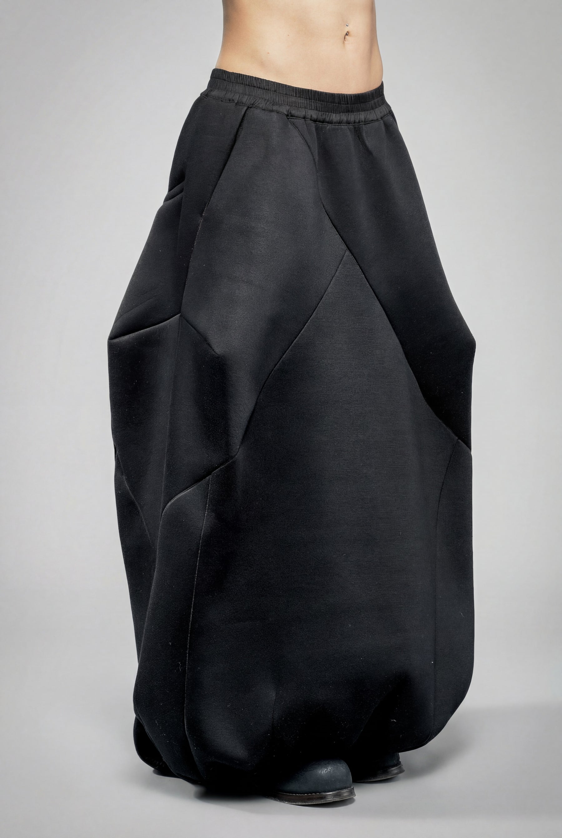 BLACK NEOPRENE BALLOON SKIRT