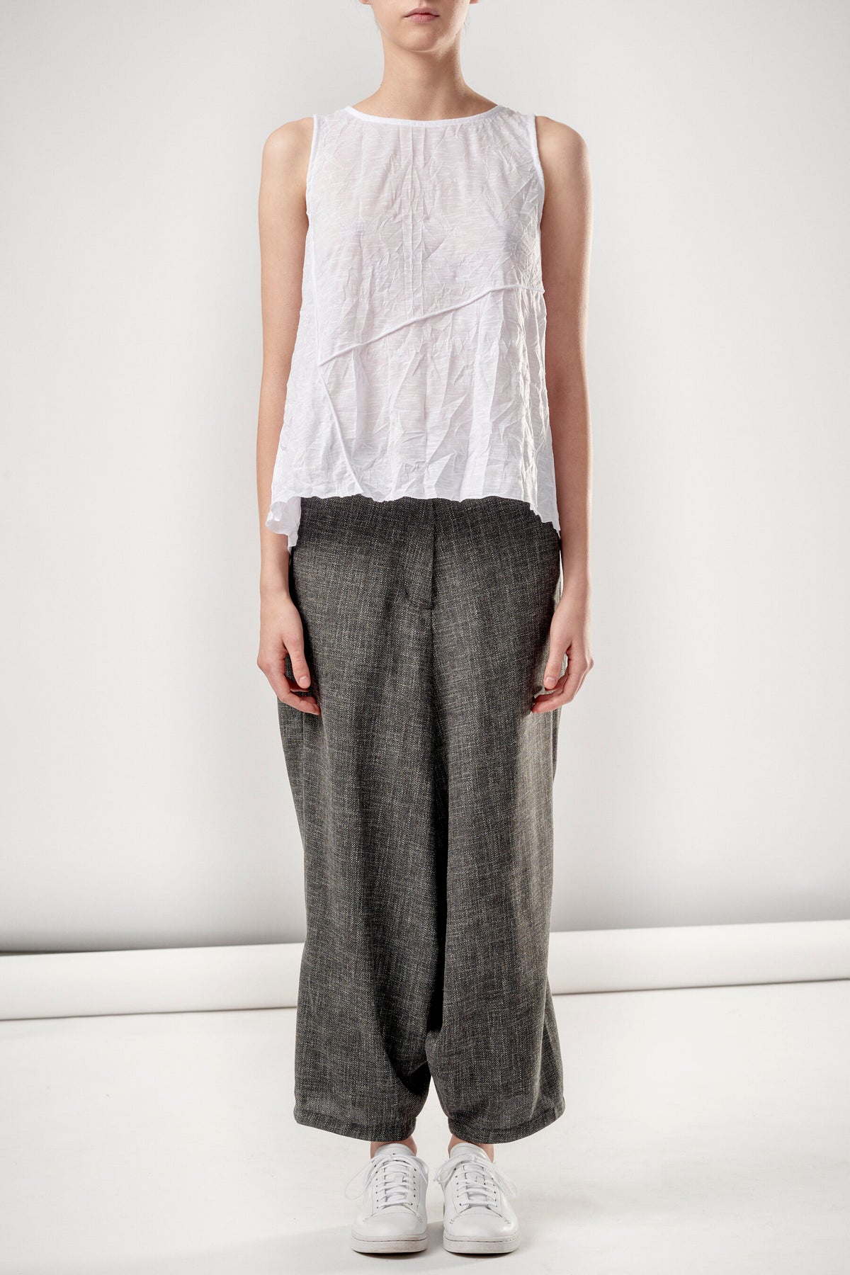 WHITE WRINKLED CASUAL OPEN BACK TANK TOP