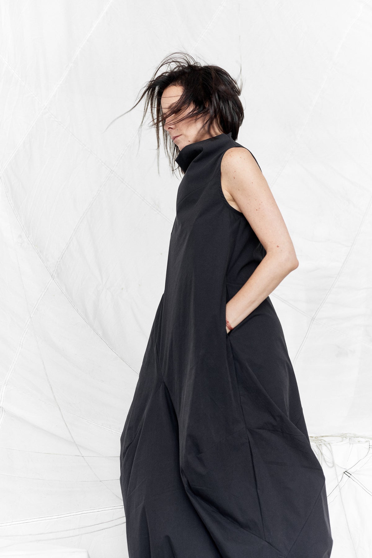 BLACK DISTORTED SLEEVELESS DRESS