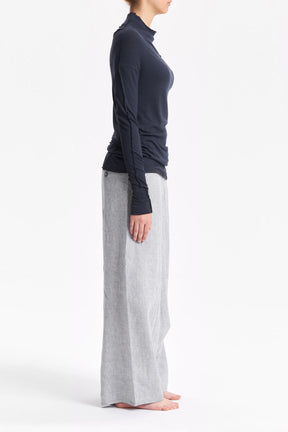 MINIMALIST LONG SLEEVED TOP