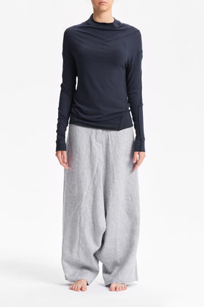 MINIMALIST LONG SLEEVED TOP