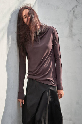 MINIMALIST LONG SLEEVED TOP