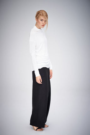 MINIMALIST LONG SLEEVED TOP