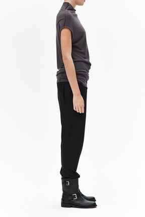 MINIMALIST CAP SLEEVED TOP