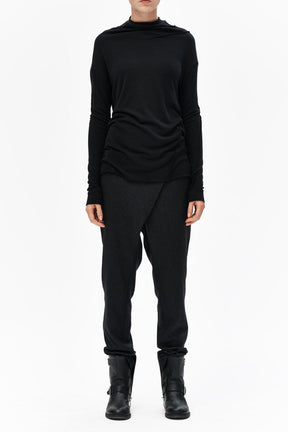 MINIMALIST LONG SLEEVED TOP