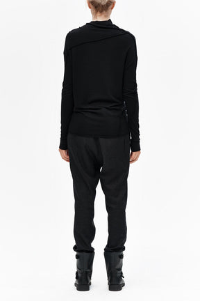 MINIMALIST LONG SLEEVED TOP