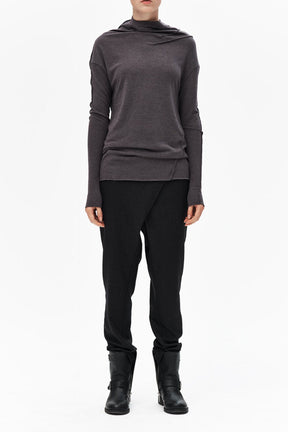 MINIMALIST LONG SLEEVED TOP