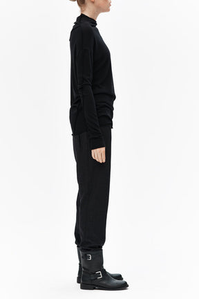 MINIMALIST LONG SLEEVED TOP