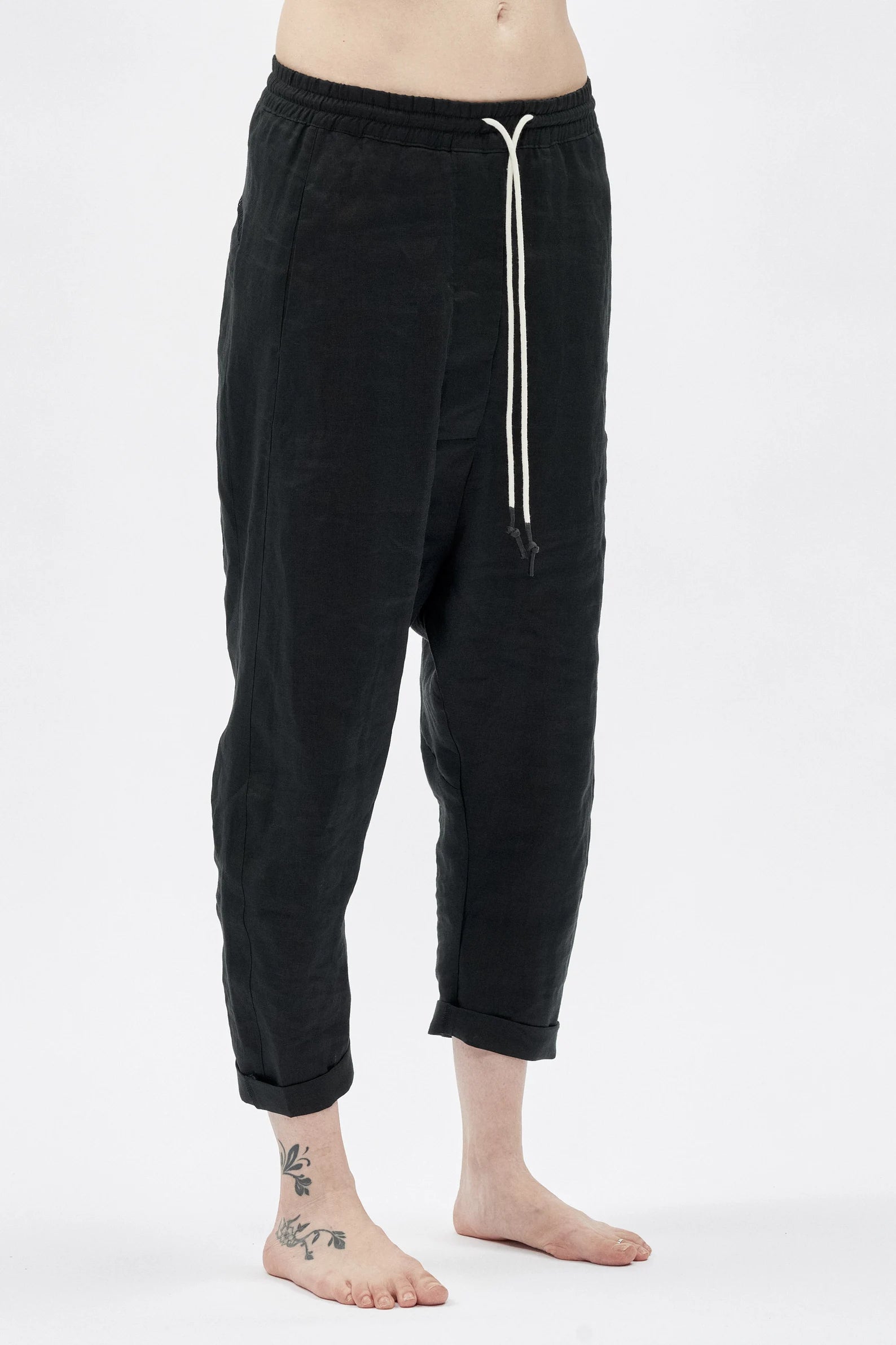 BLACK DROPPED CROTCH LINEN PANTS
