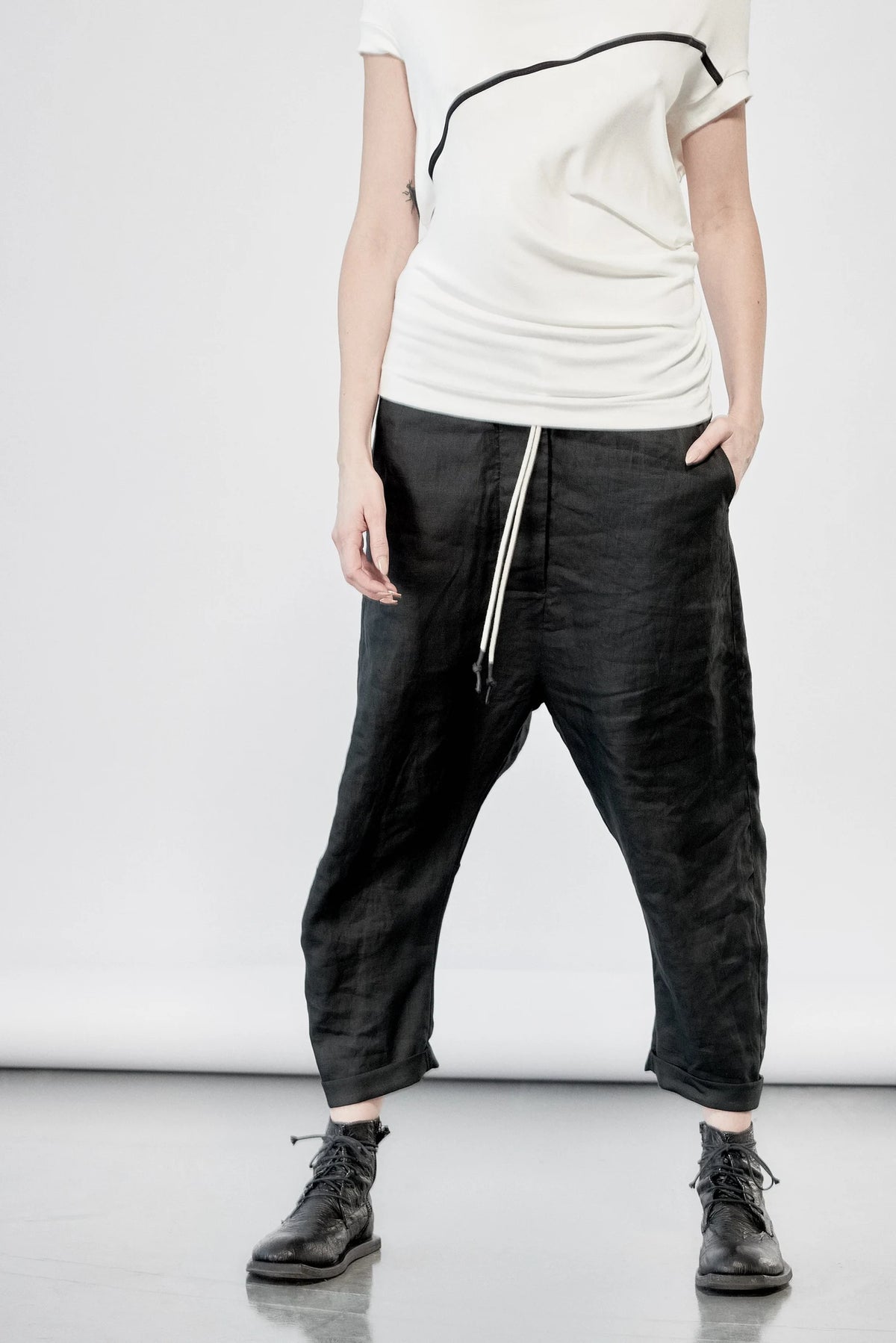BLACK DROPPED CROTCH LINEN PANTS
