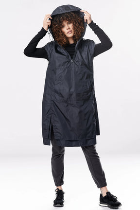 SHORT SLEEVED ANORAK