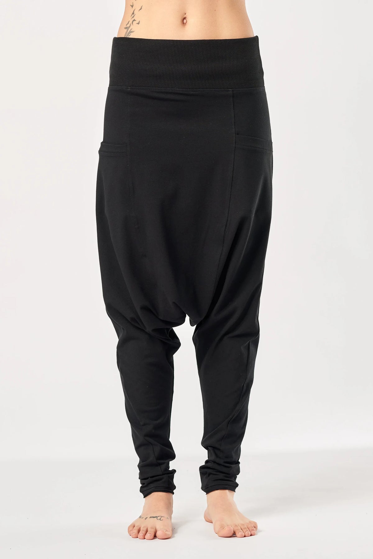 BLACK LOOSE HAREM PANTS WITH POCKETS