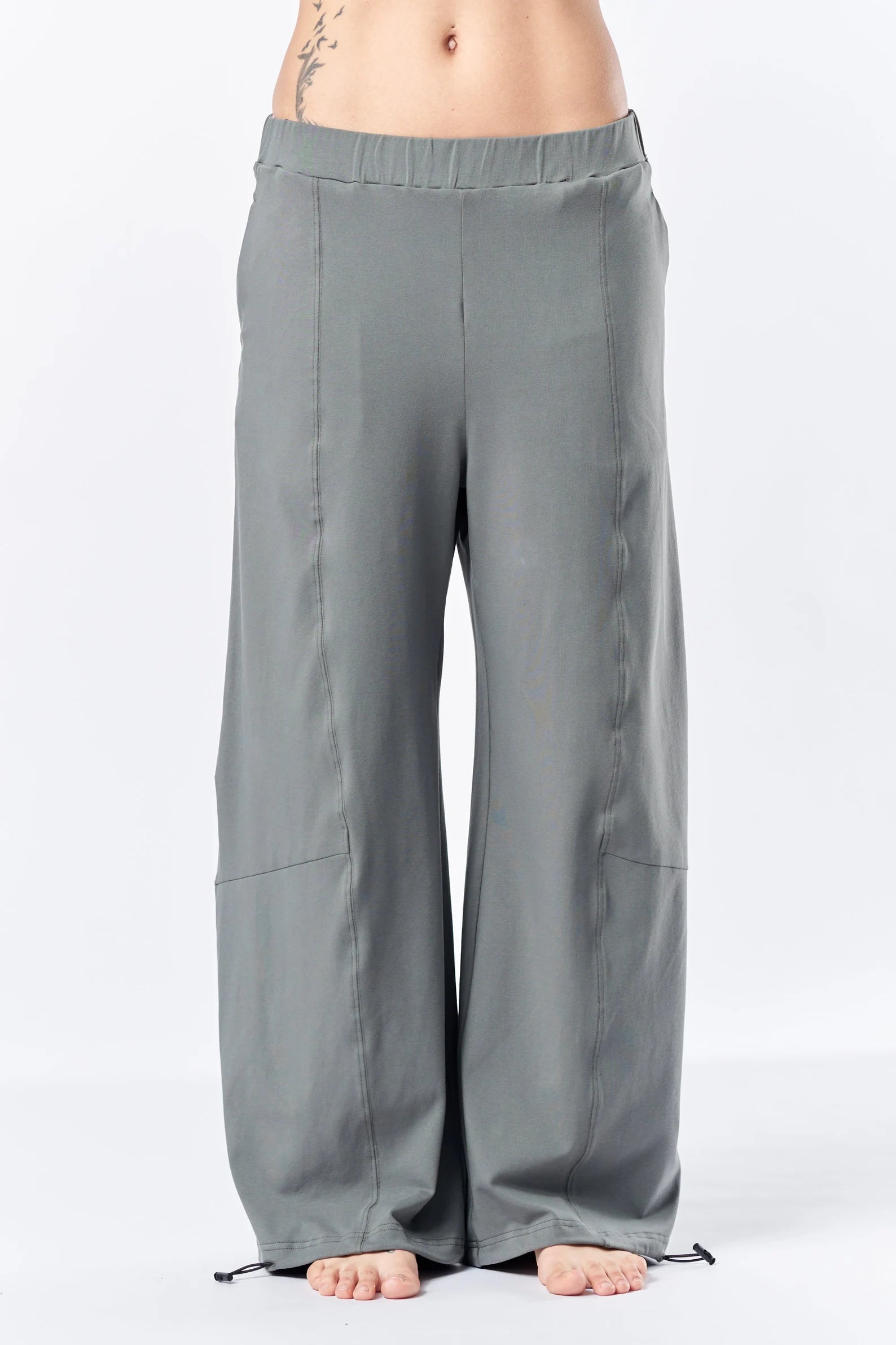 WIDE-LEG PANTS WITH POCKETS