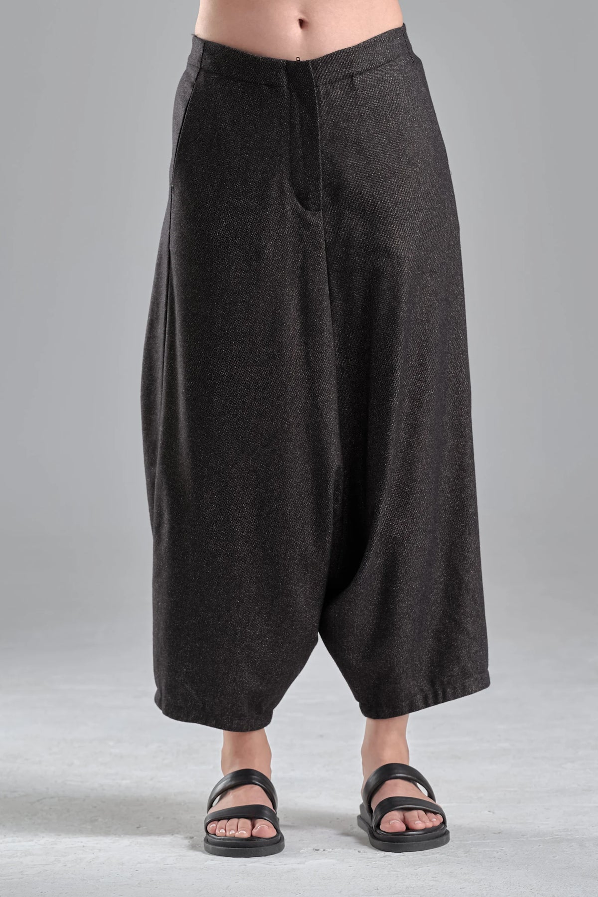CROPPED LOW CROTCH WOOL PANTS