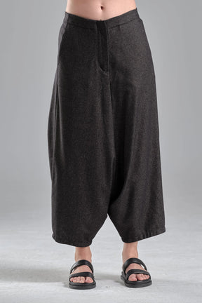 CROPPED LOW CROTCH WOOL PANTS